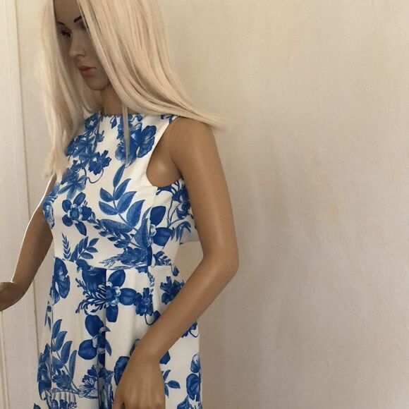 ASOS Blue and White Floral Mini Dress With Back Cutout Size 0 - Picture 2 of 6